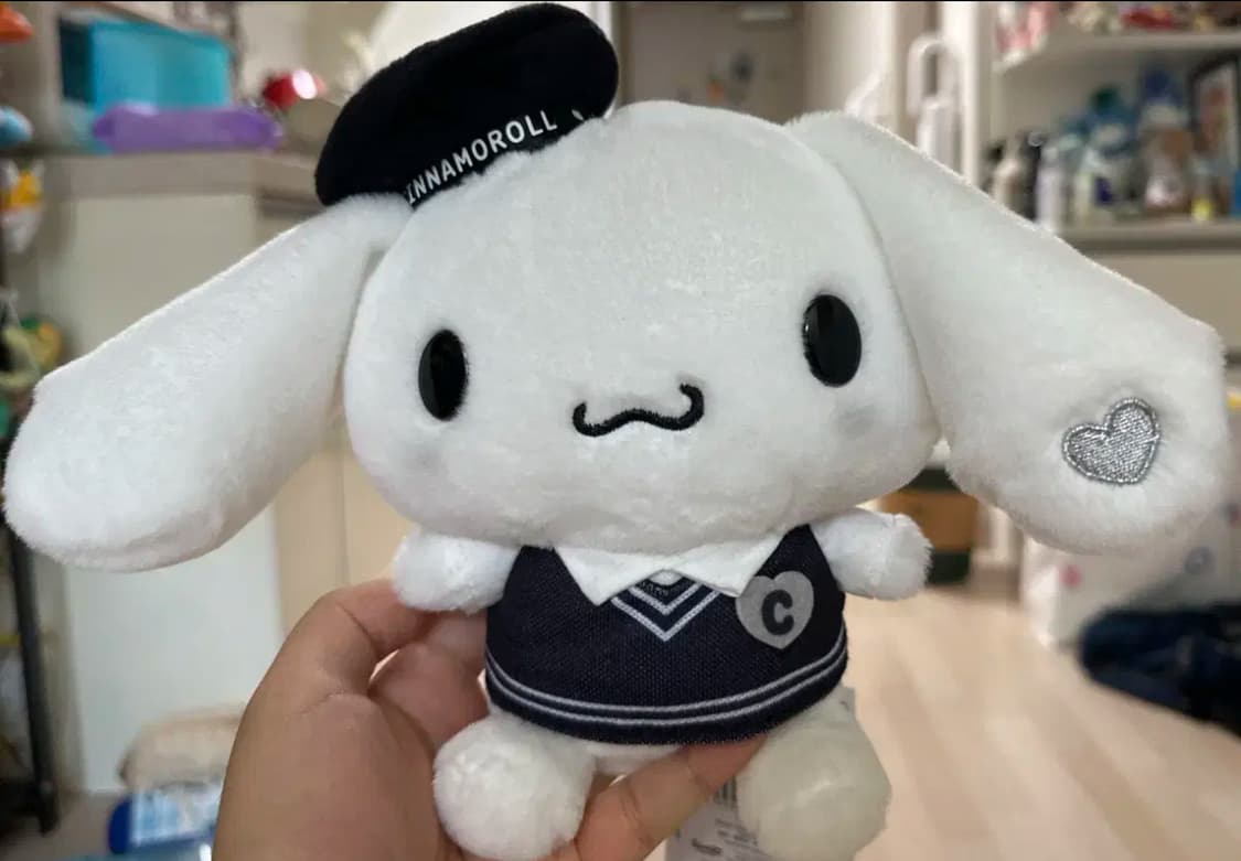 산리오 모노톤 시리즈 시나몬롤 중형인형 상품이미지2