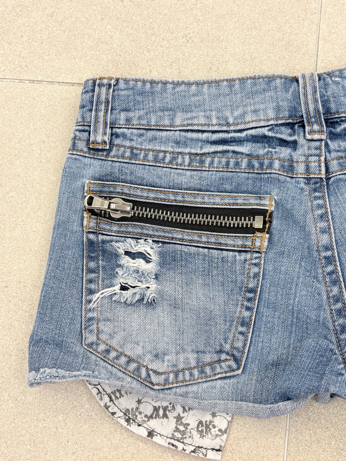 스컬 스터드 숏츠 상품이미지5