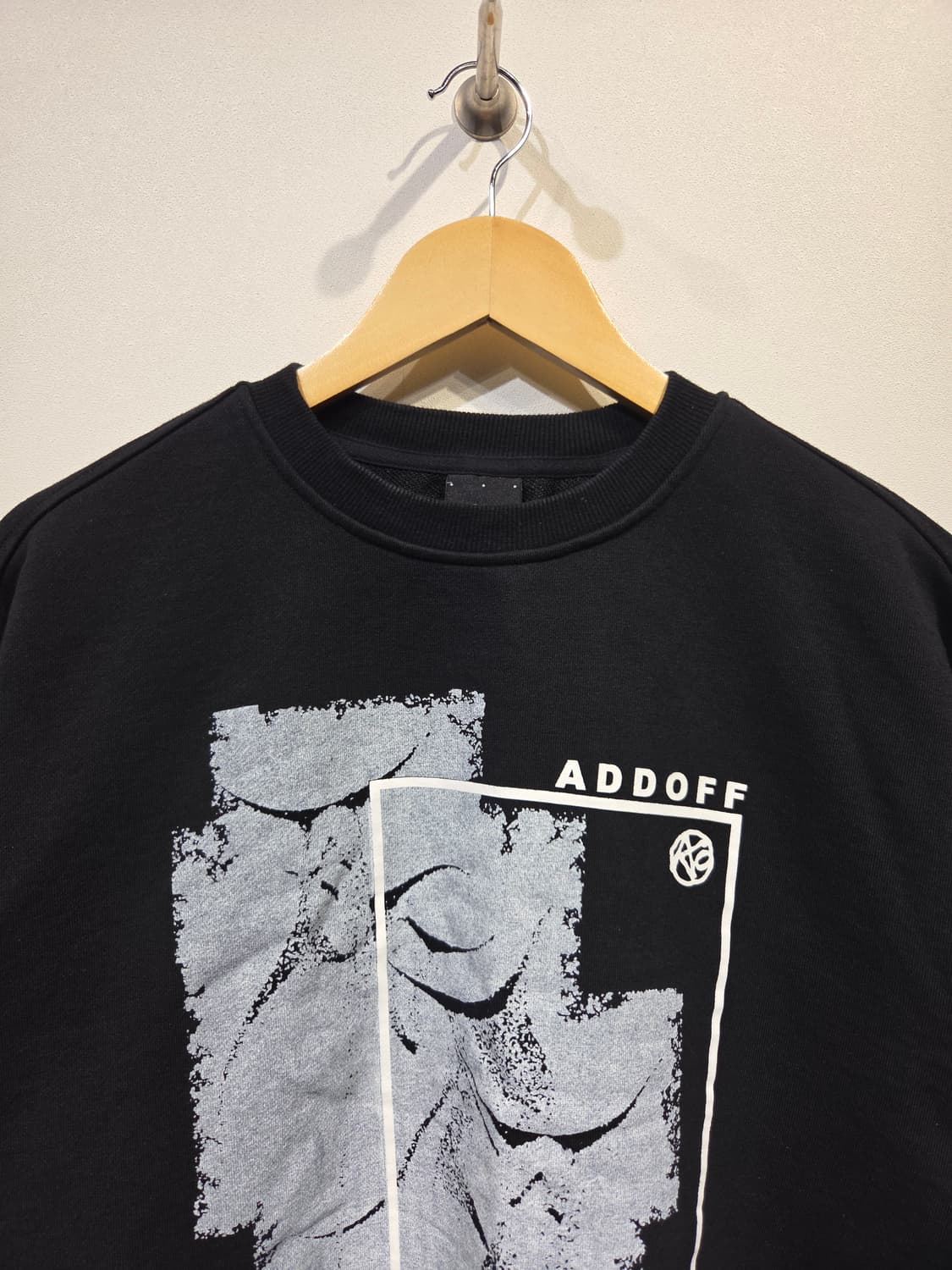 ADDOFF SHATTER 그래픽 블랙 맨투맨 상품이미지3