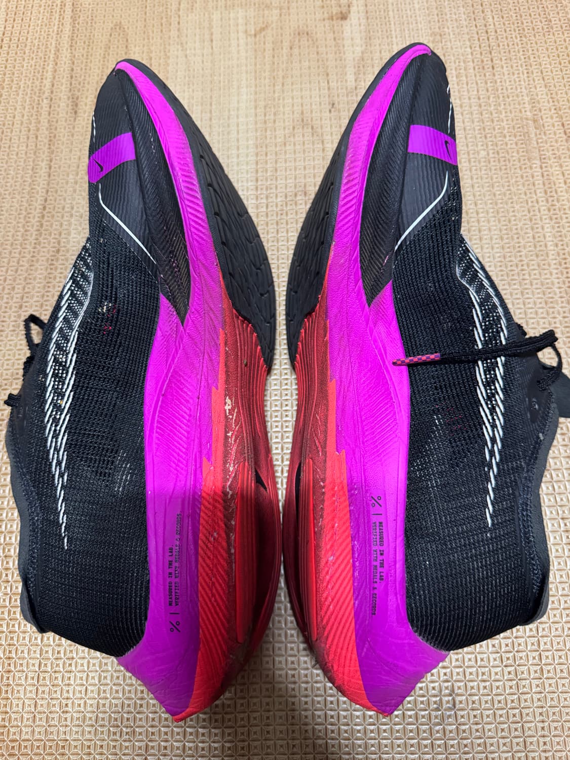 295 나이키 줌X 베이퍼플라이 넥스트%2 블랙 플래시 크림슨 상품이미지4