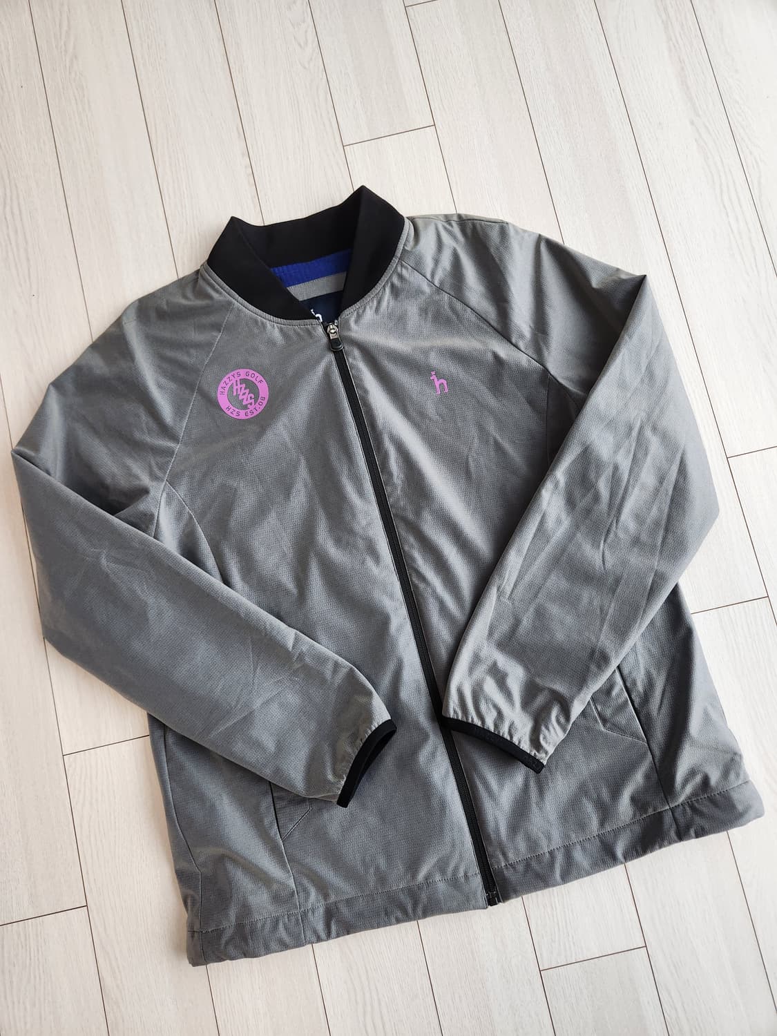 새상품급)헤지스 골프 여성 야구에리 풀오픈 봄버 바람막이 자켓 사이즈95 상품이미지1