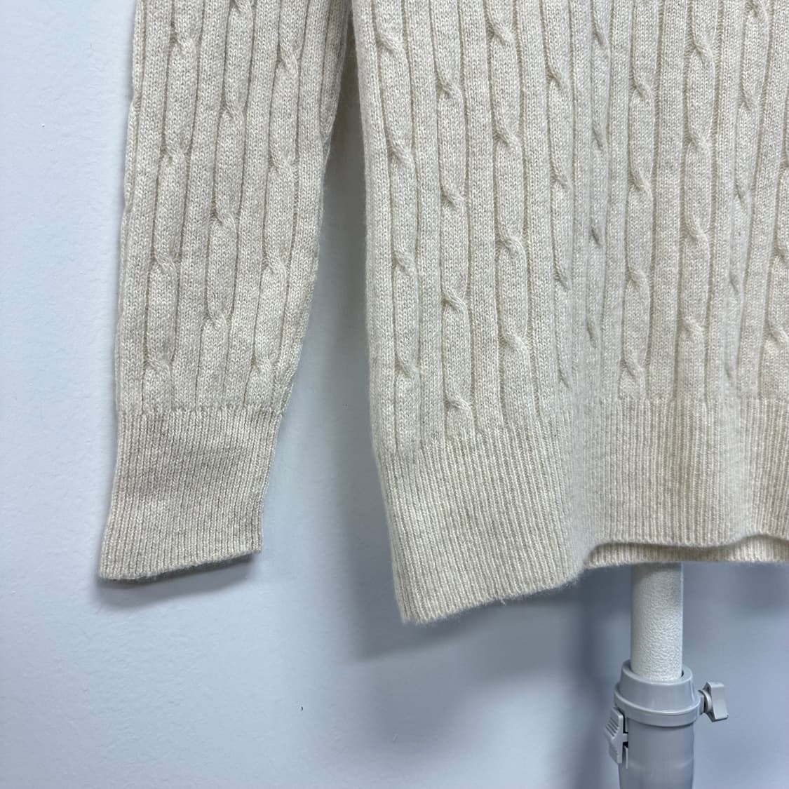 마가렛호웰 캐시미어 울 꽈배기 니트 상품이미지3