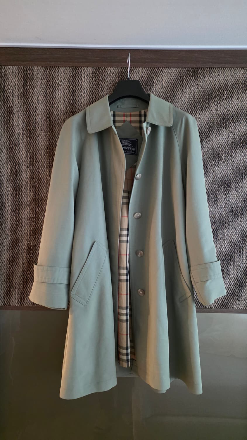[초레어] 버버리 프로섬 컬렉션 백플리츠 코트 상품이미지1