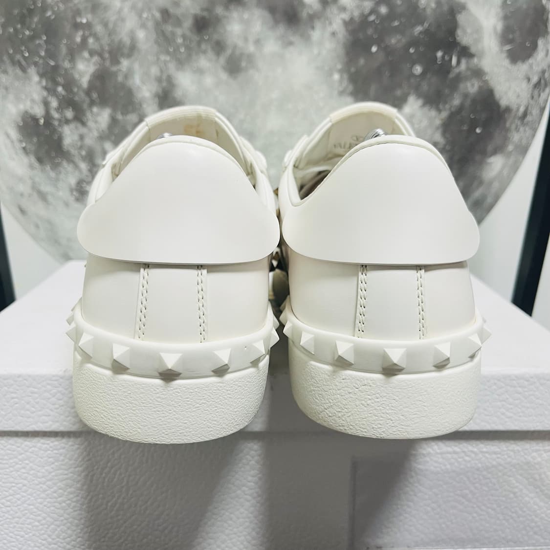 정품 41) 발렌티노 골드 락스터드 스니커즈 265~270 상품이미지4