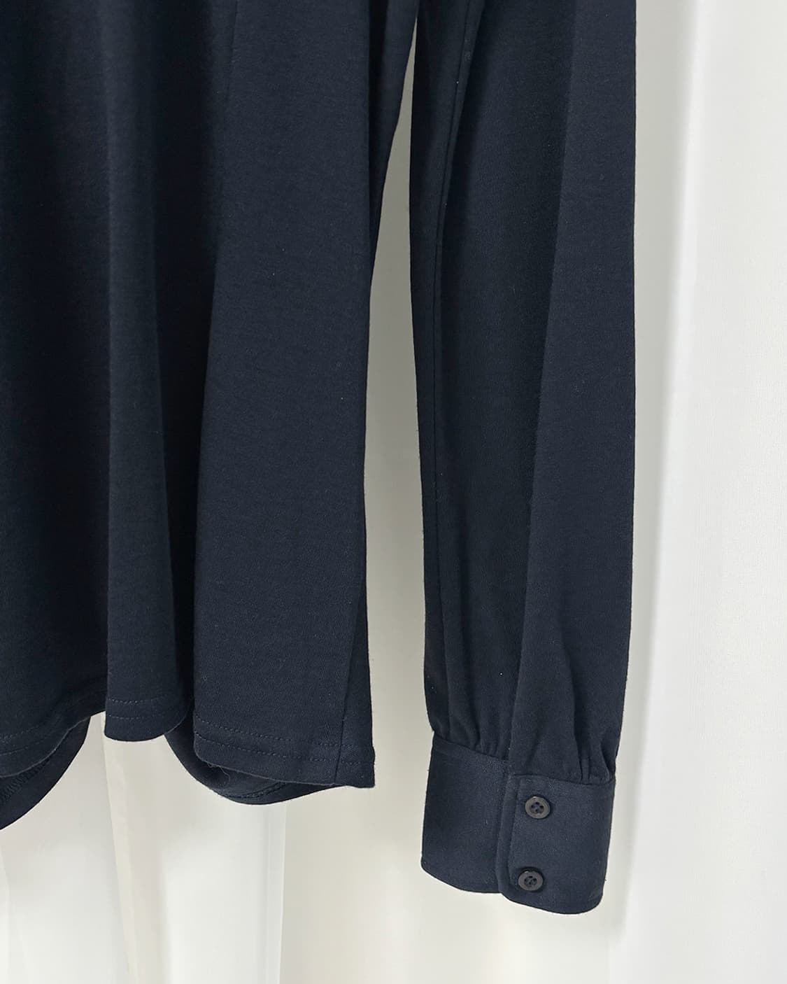 NARACAMICIE 웨이브 러플 셔링 네이비 슬림 티셔츠 상품이미지5