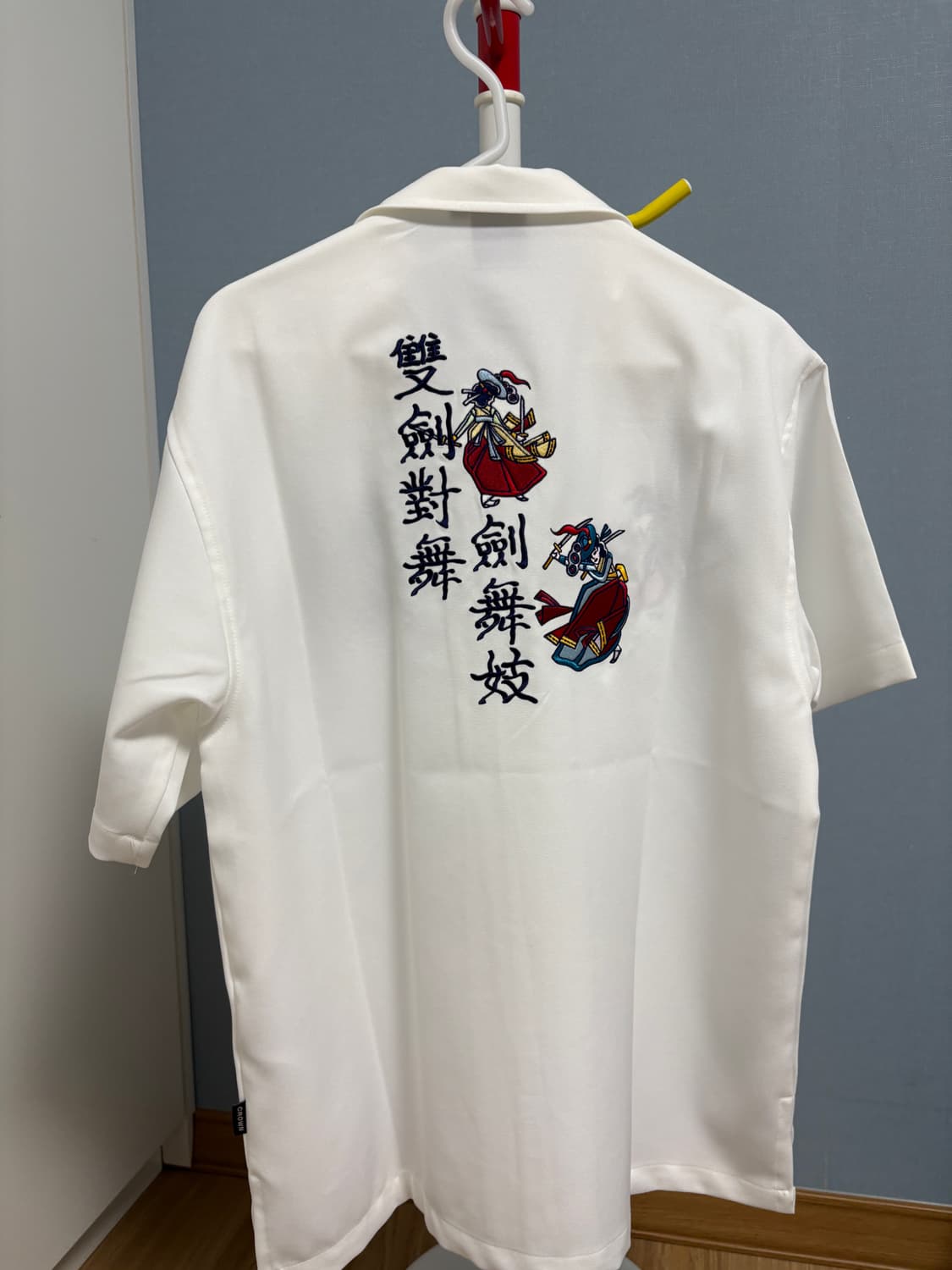 로맨틱크라운 쌍검대무 스베니어 셔츠 상품이미지3