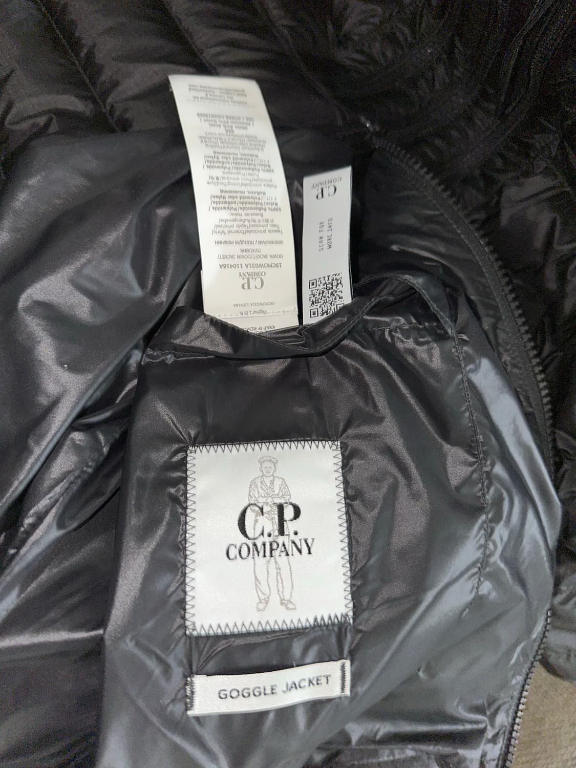 CP컴퍼니 DD쉘 고글 경량패딩 25FW 상품이미지6