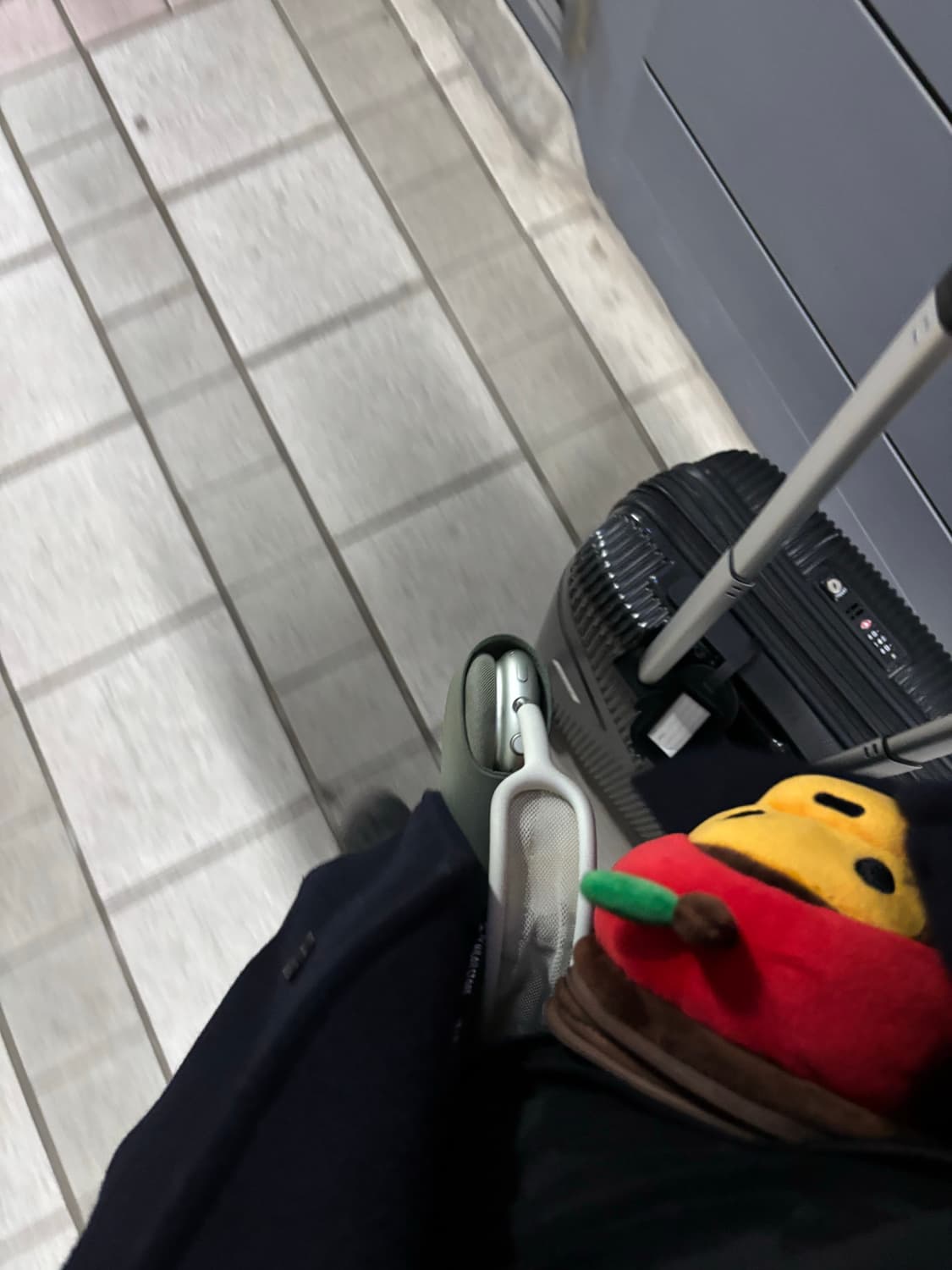 베이프 베이비 마일로 플러시 모바일 백 레드 상품이미지5