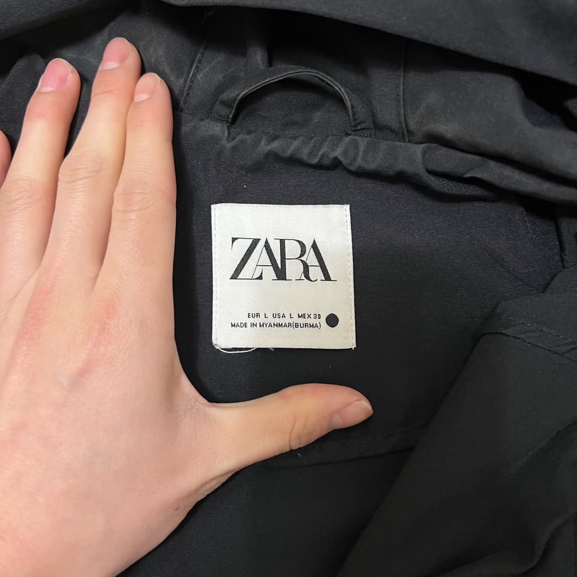자라 오버사이즈 블랙 후드 바람막이 L/100  상품이미지4