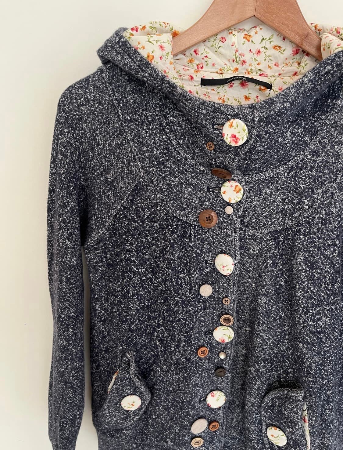 모리걸 버튼 단추 잔꽃 니트 후드 상품이미지4