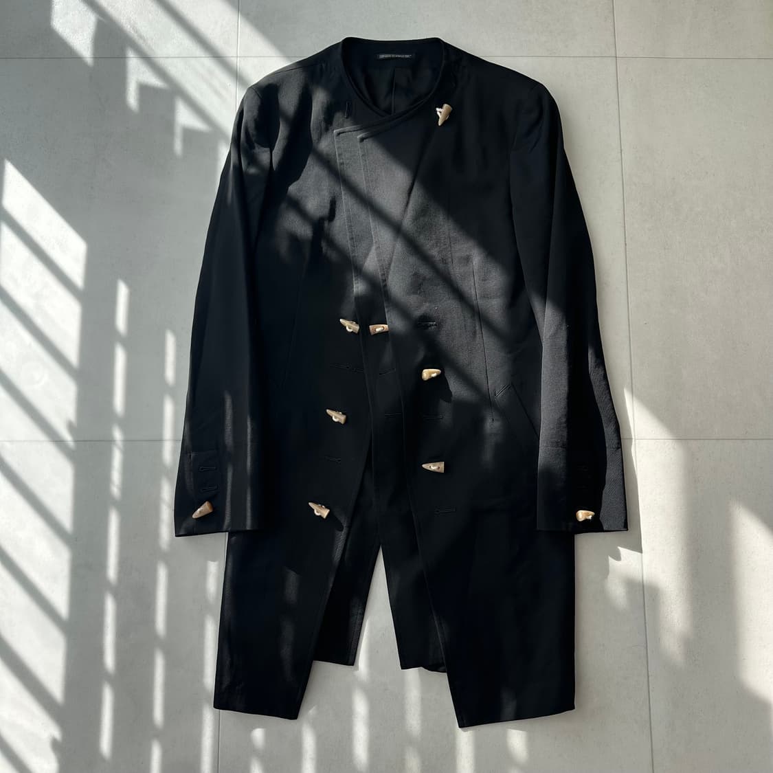 12aw 요지야마모토 어태쳐블 토글 블레이져 상품이미지1