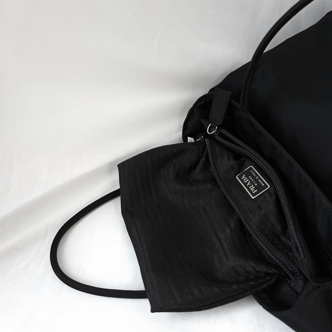 [정품 PRADA] 프라다 포코노 나일론 여성 토트백 상품이미지8