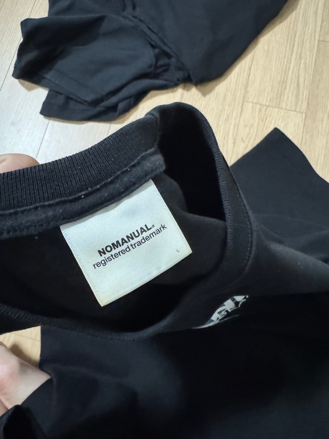 노메뉴얼 shark t-shirt 반팔티 블랙 상품이미지3