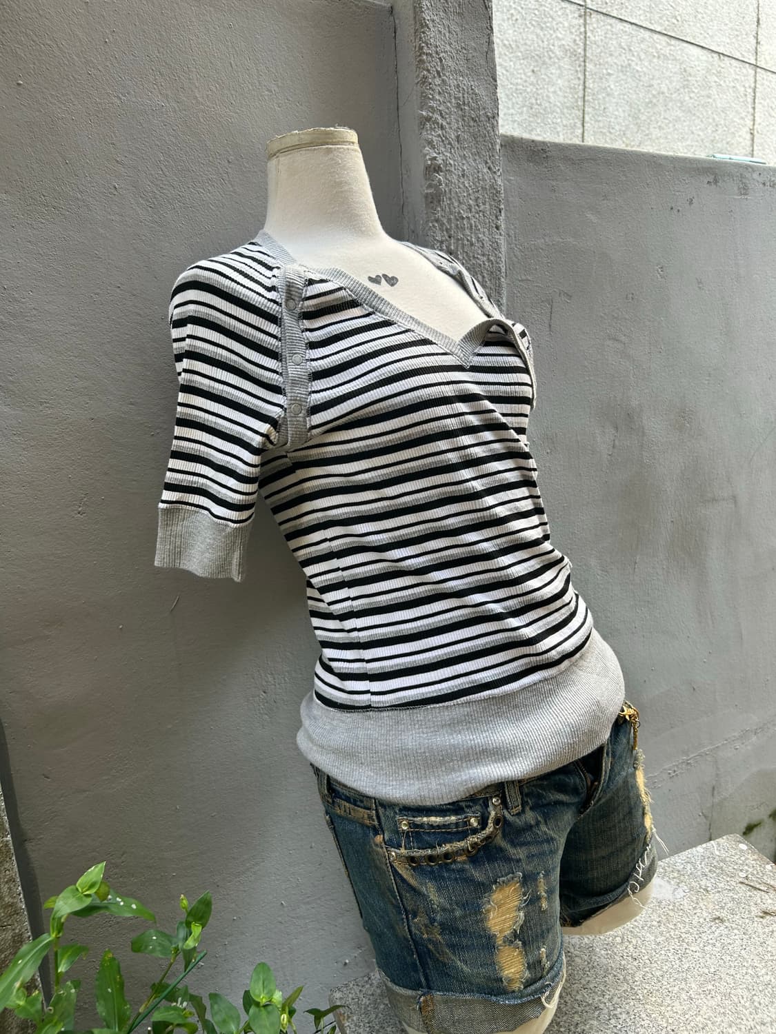 *rare* 00s 디젤 버튼 스트라이프 그레이 딱붙 티셔츠  상품이미지2