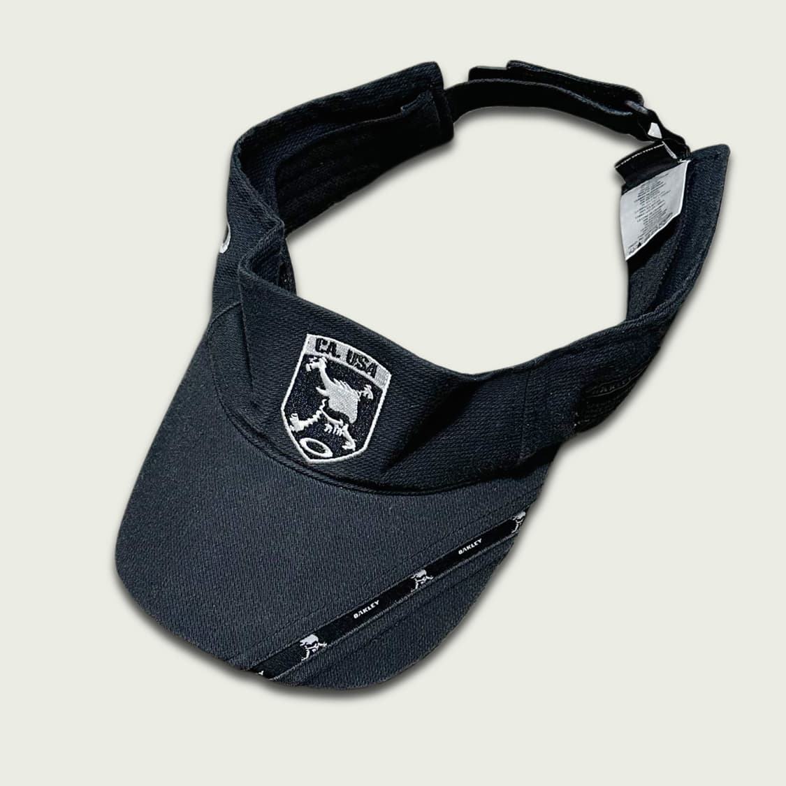 오클리 스컬로고 선바이저 상품이미지1