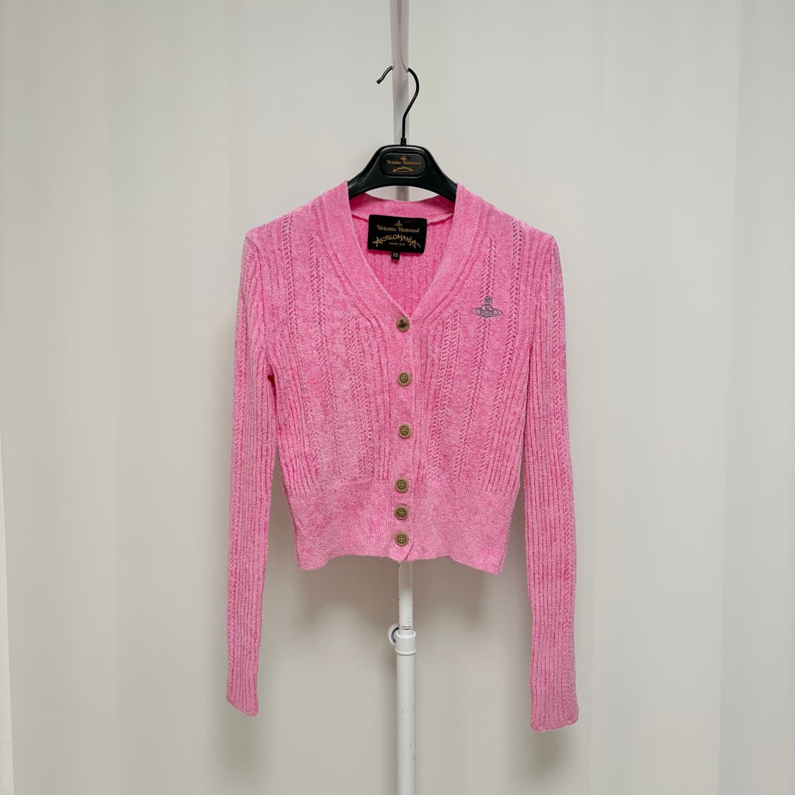 비비안웨스트우드 슬림핏 크롭 가디건-핑크 상품이미지2