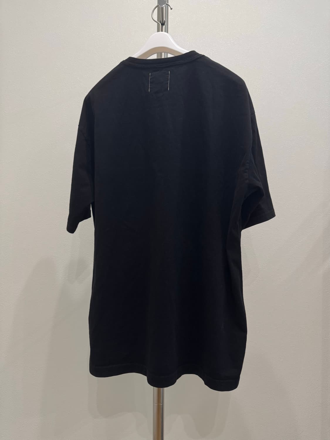 솔로이스트 24ss 오버사이즈 엠블럼 티셔츠 상품이미지4