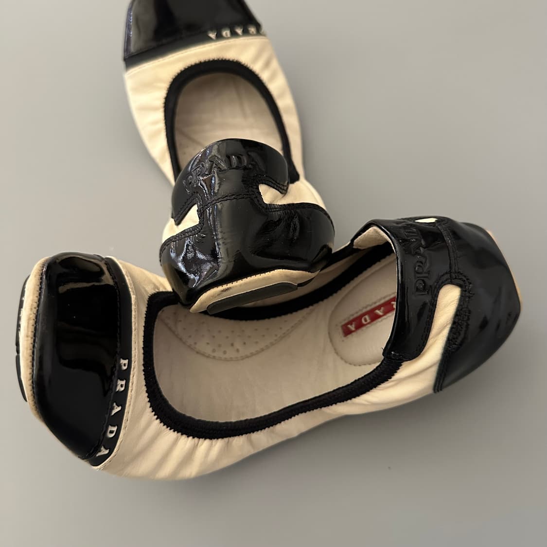 프라다 prada 로고 가죽 플랫슈즈 상품이미지3