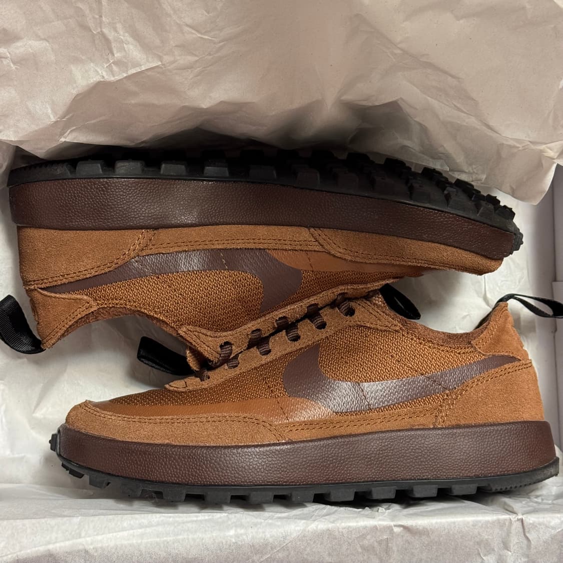 [235] 나이키 x 톰 삭스 제너럴 퍼포즈 슈 브라운 상품이미지1