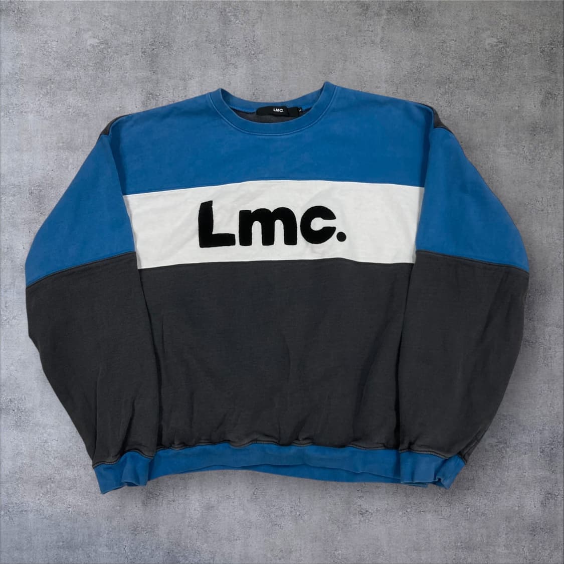 LMC 믹스 컬러 스펠아웃 로고 맨투맨 상품이미지1