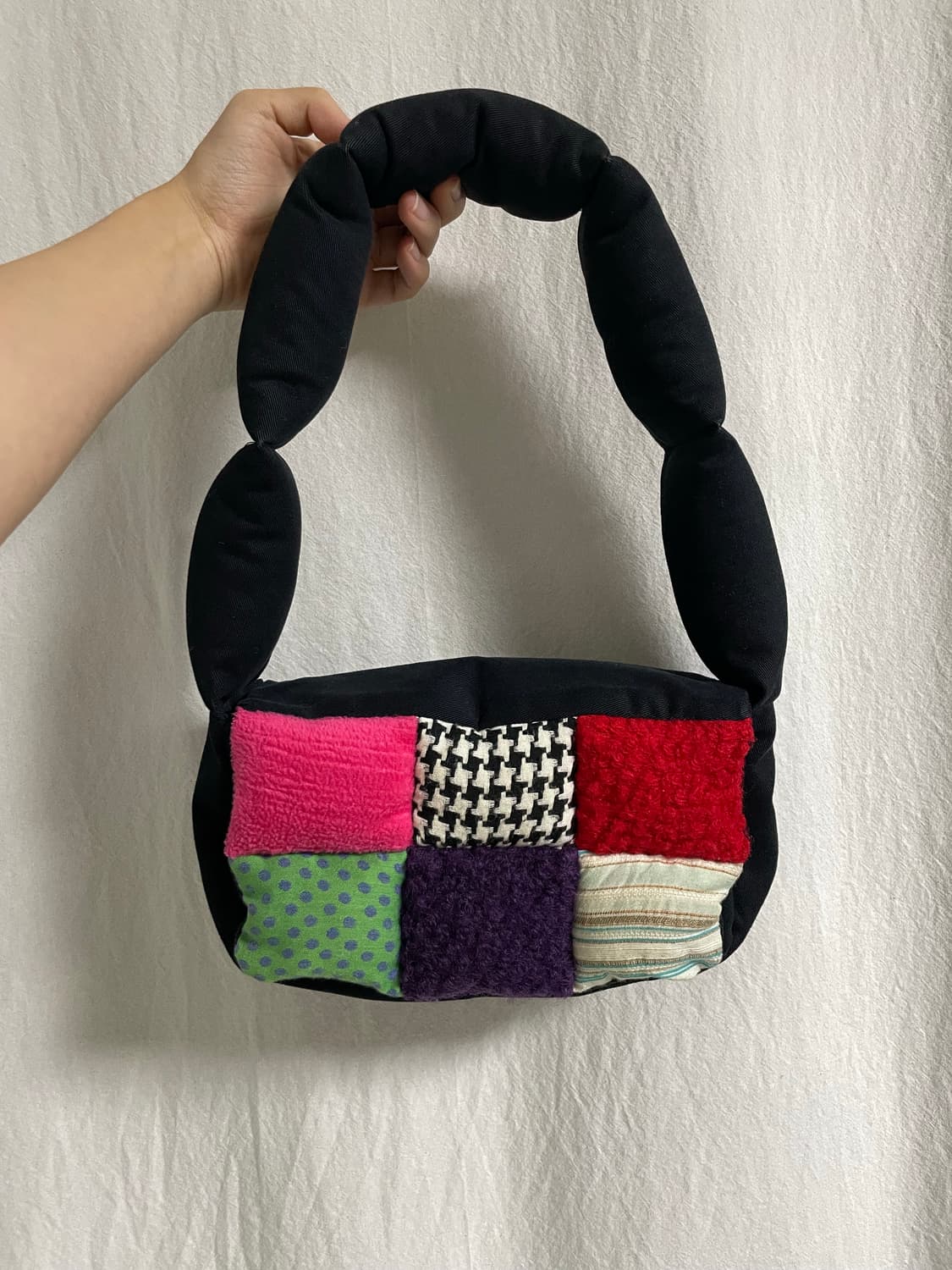 더뮤지엄비지터 쿠션 미니백 (택o) 상품이미지2