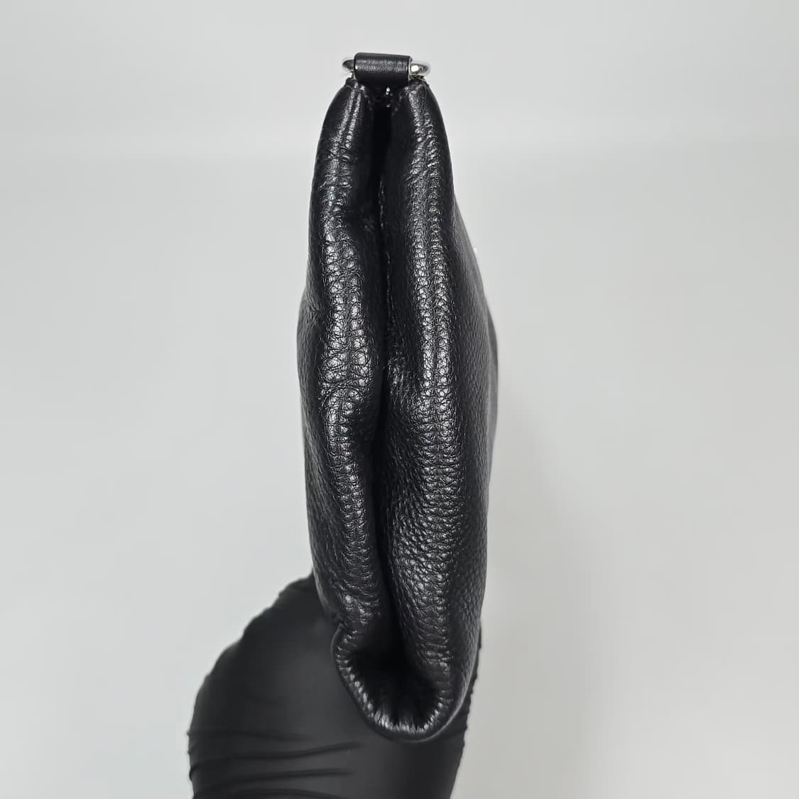 프라다 비텔로 다이노 은장 트라이앵글 클러치 크로스백 상품이미지5