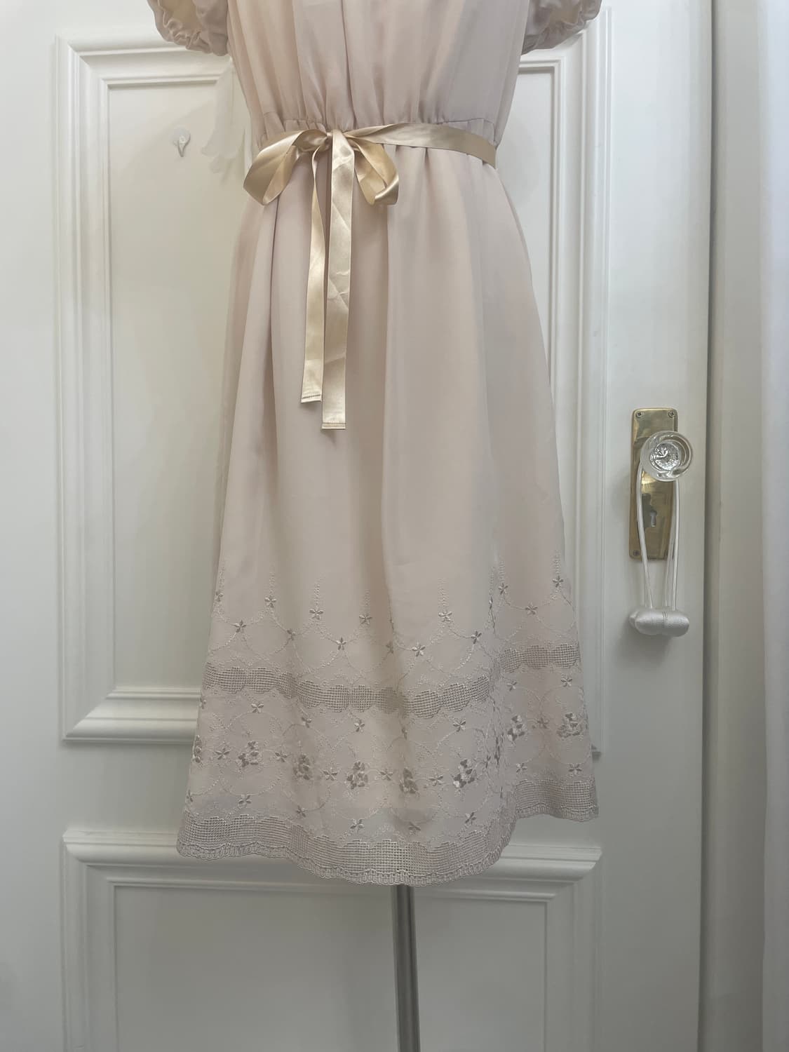 creambeige shirring embroidery point sat 상품이미지9