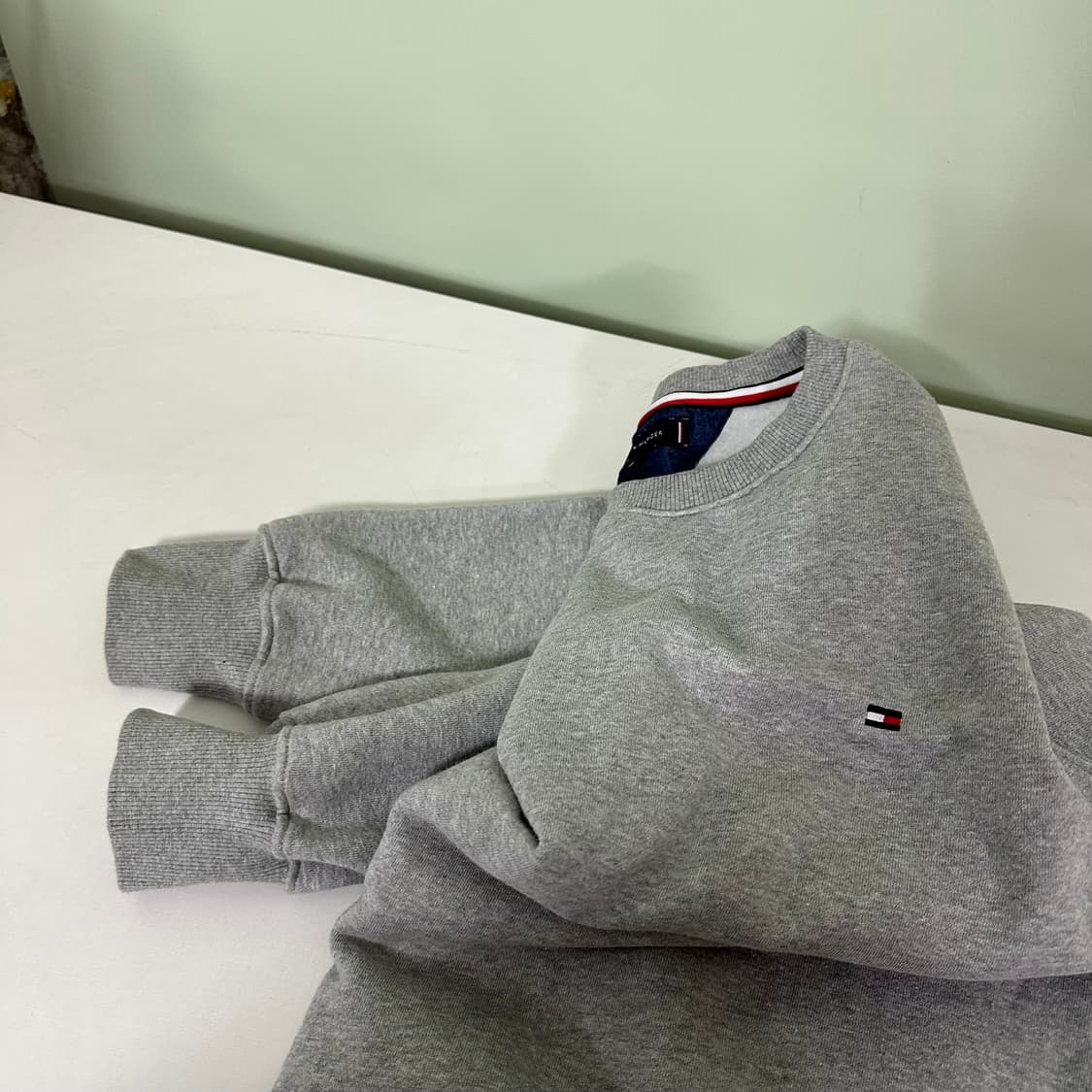 L 타미힐피거 기본로고 그레이 코튼 스웻맨투맨 상품이미지1