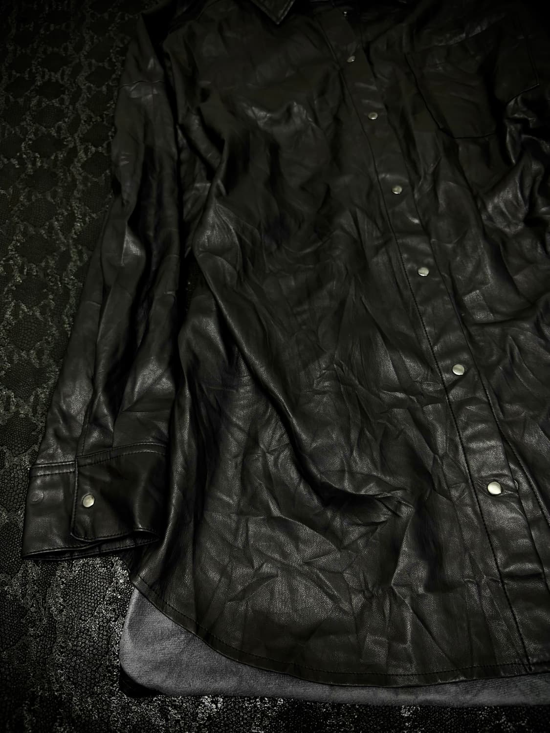 “Vintage” V-Kei Mood Fake Leather Shirts 상품이미지4