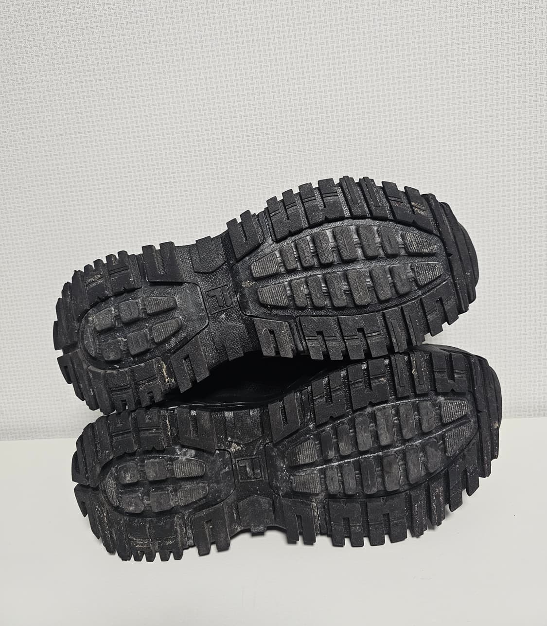 휠라  올블랙  운동화 250 상품이미지4