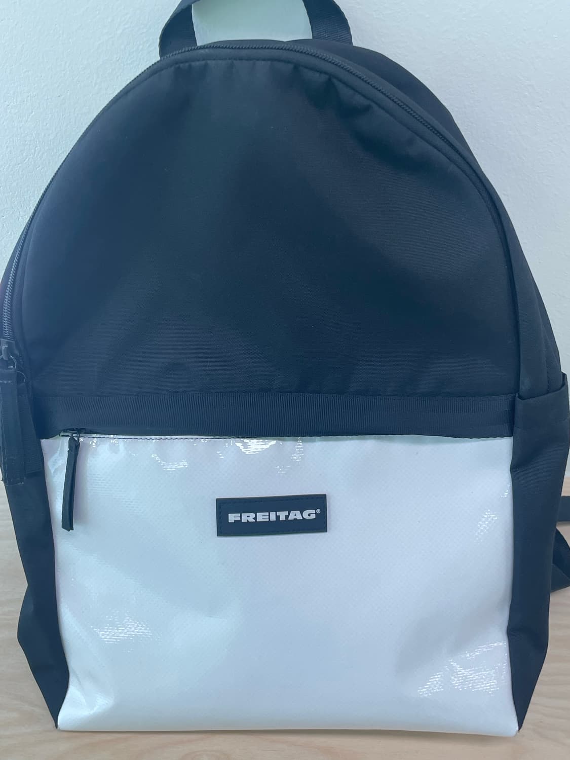 프라이탁 말콤 화이트 (택O) 상품이미지1