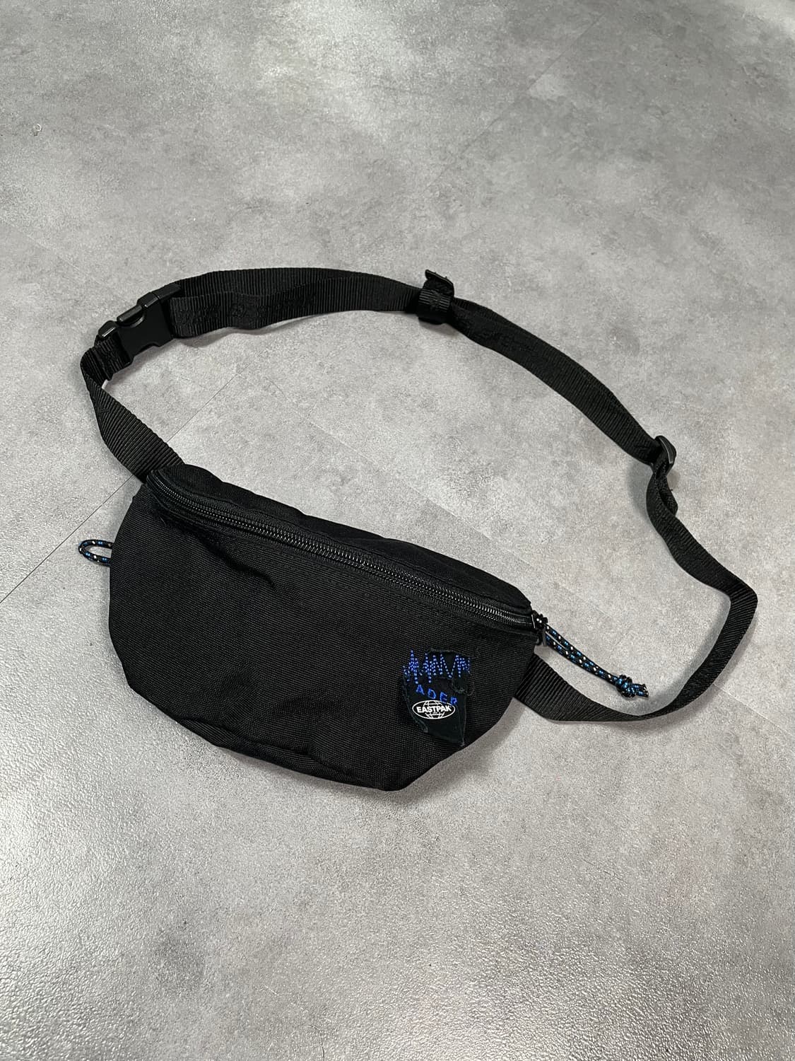 아더에러 이스트팩 슬링백 (on.494) 상품이미지2