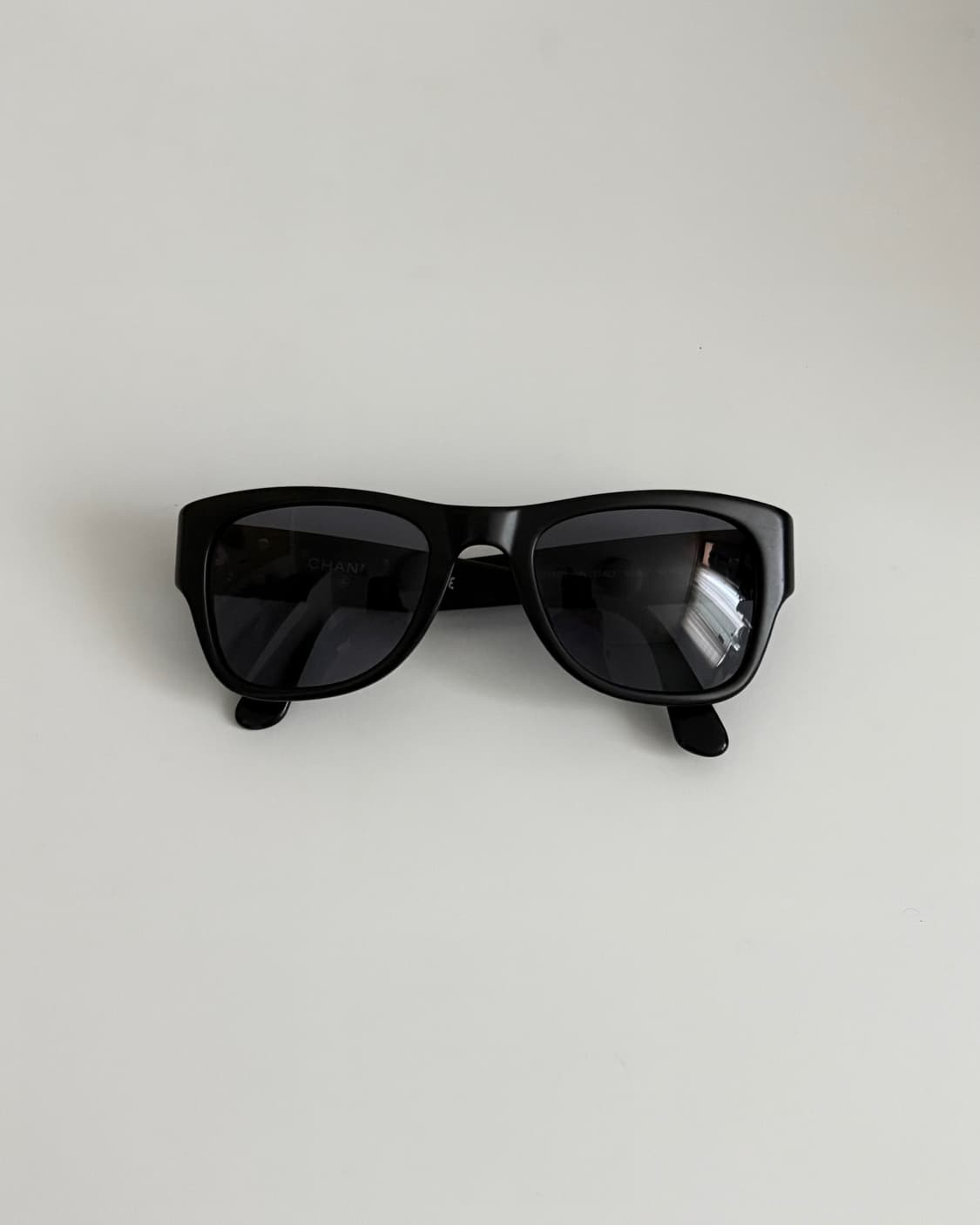 CHANEL 샤넬 CC 로고 선글라스 02462 90405 - black 상품이미지3