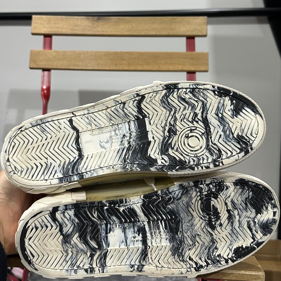 EU42) 280 오프화이트(Off-White)의 로우 벌커나이즈드 상품이미지6