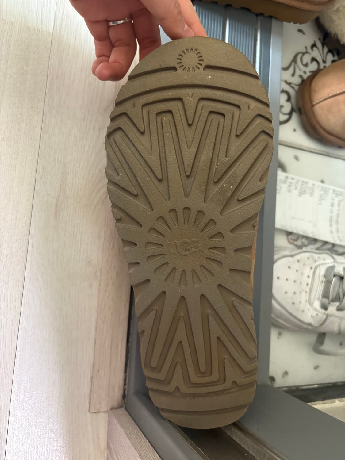 어그 타이만 스웨이드 240 상품이미지5