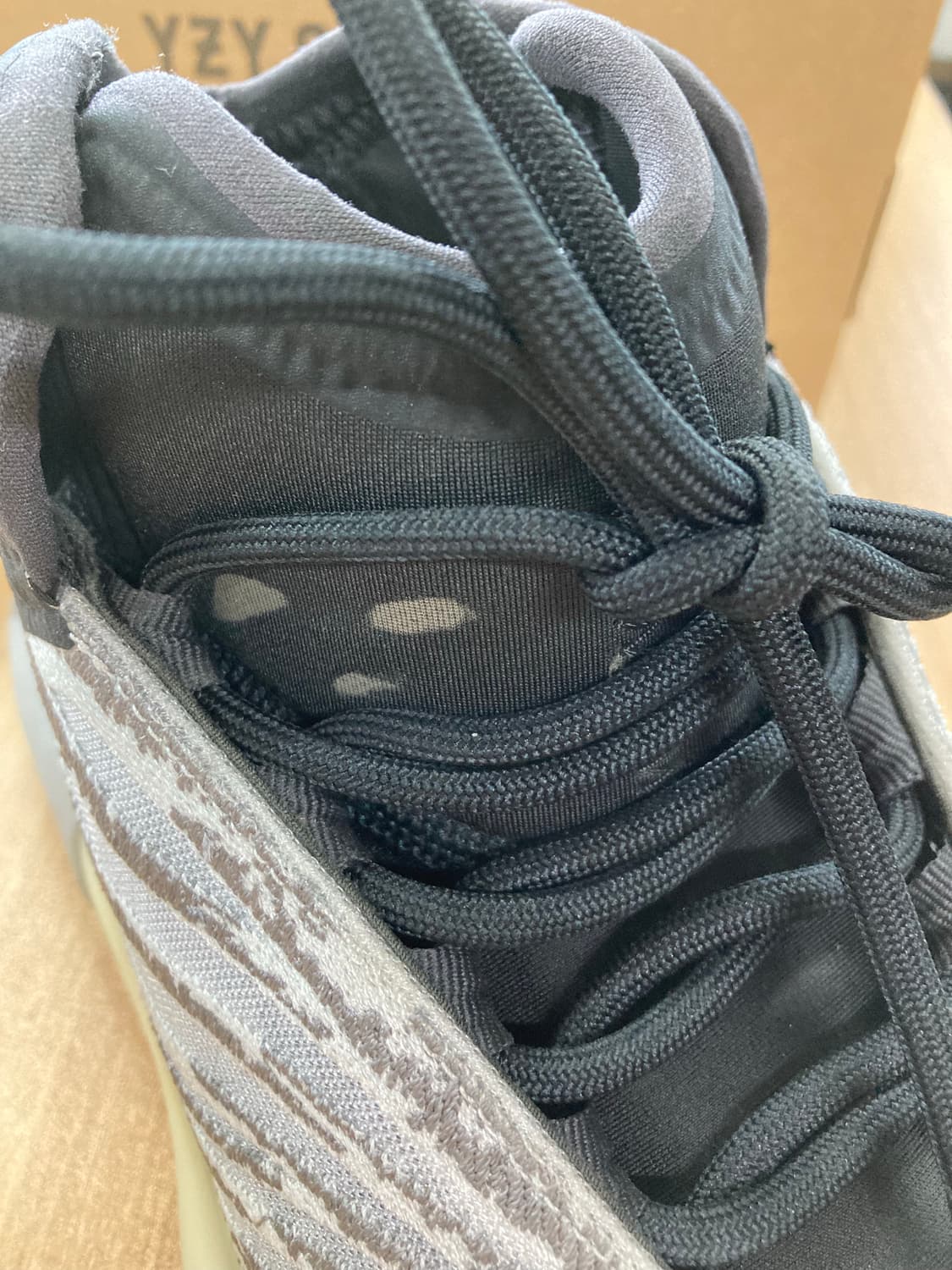 이지 퀀텀 베스킷볼 260 / yeezy qntm basketball 상품이미지6