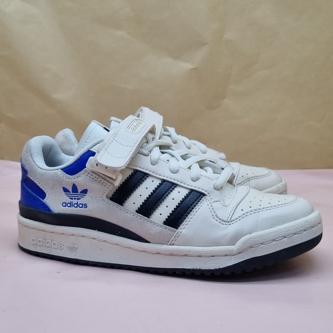 아디다스 포럼 로우 베이지블랙스니커즈240 상품이미지1