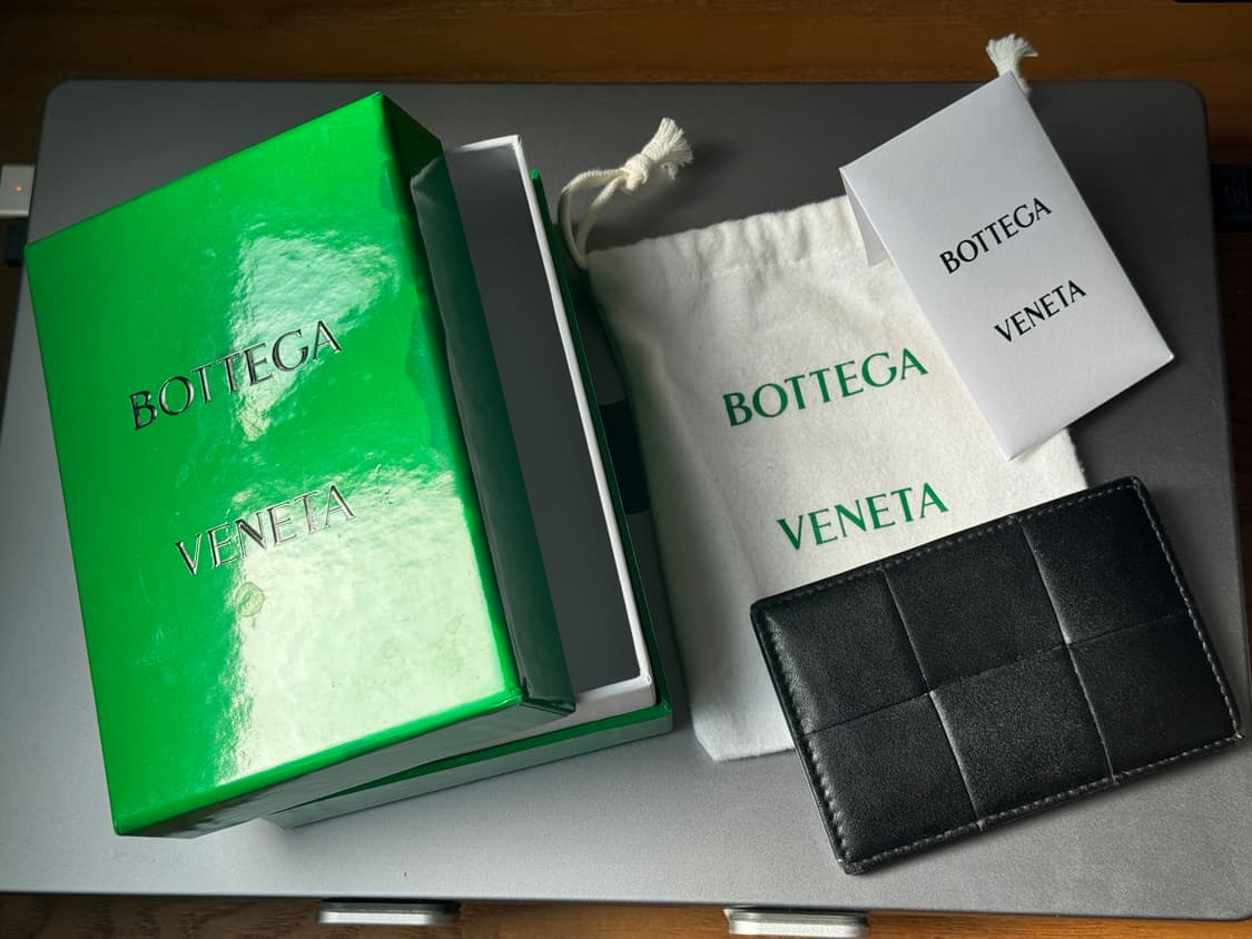 보테가베네타 카프스킨 카드지갑 (블랙) 상품이미지1