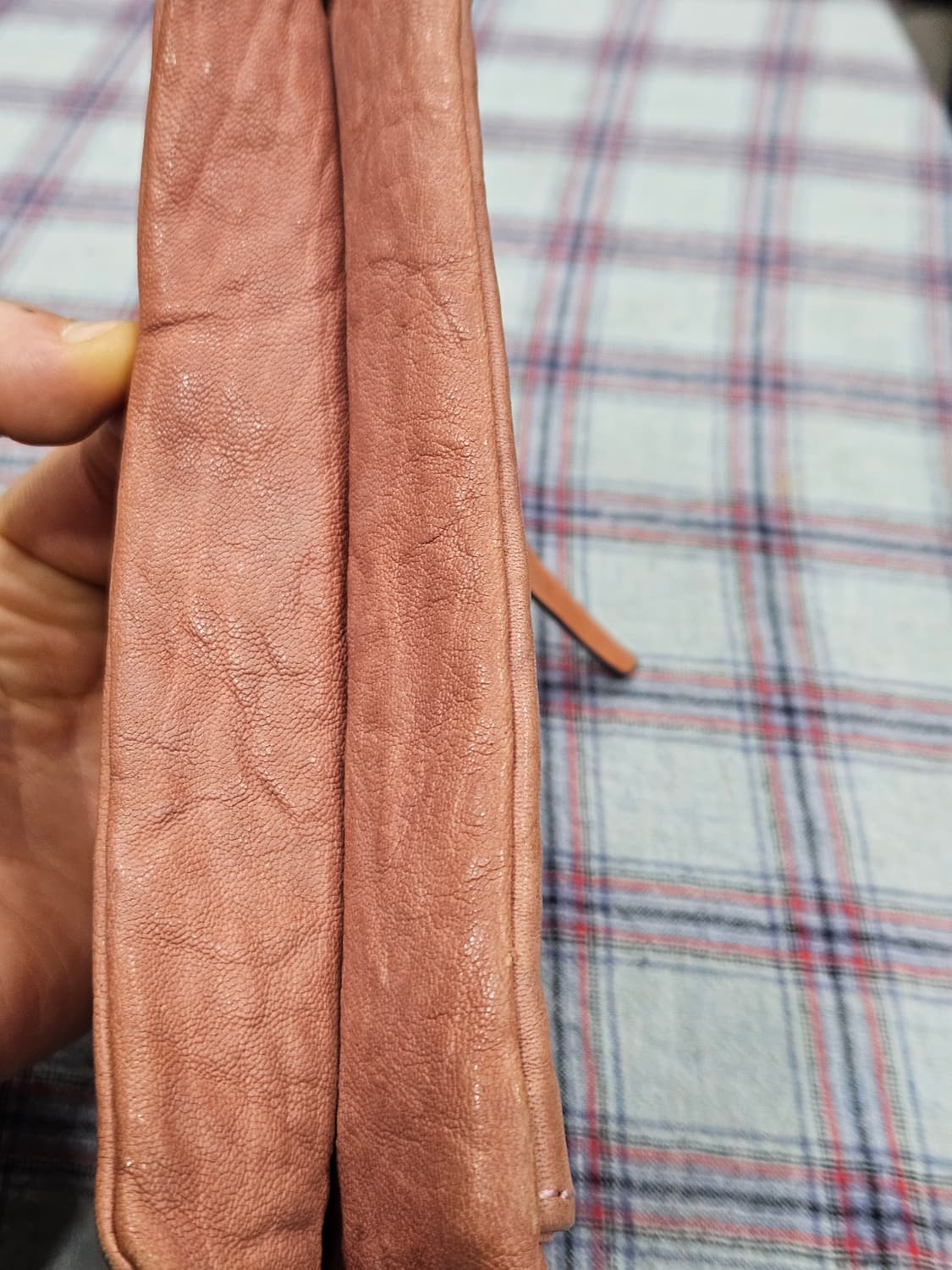 자딕앤볼테르(Zadig & Voltaire) 램스킨 지퍼 지갑 파우치 상품이미지7