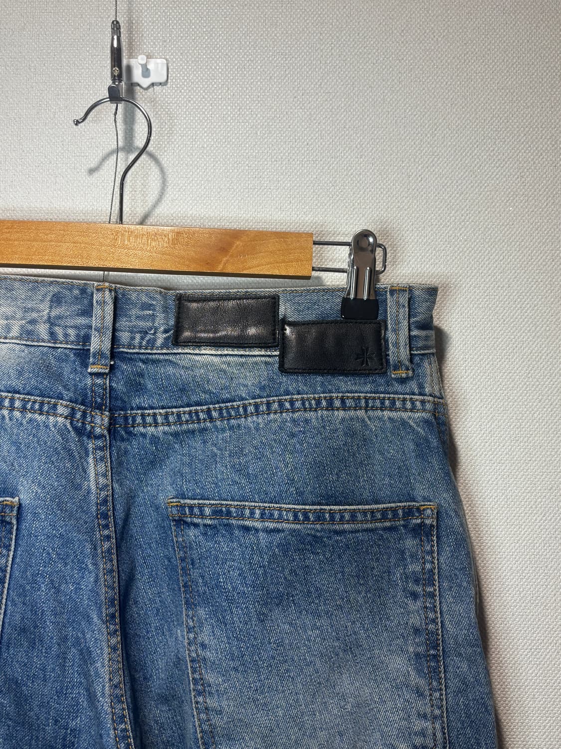 택포/A+급) Tonywack 플레어드 컷 데님 진 빈티지 라이트 블루 상품이미지5