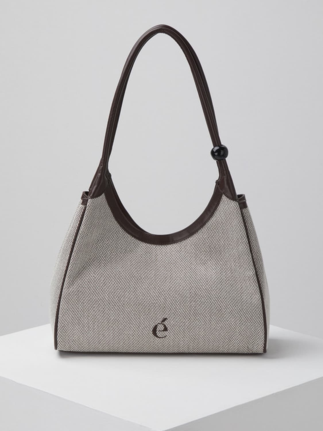 아카이크앱크 트라이앵글백 헤링본 상품이미지1