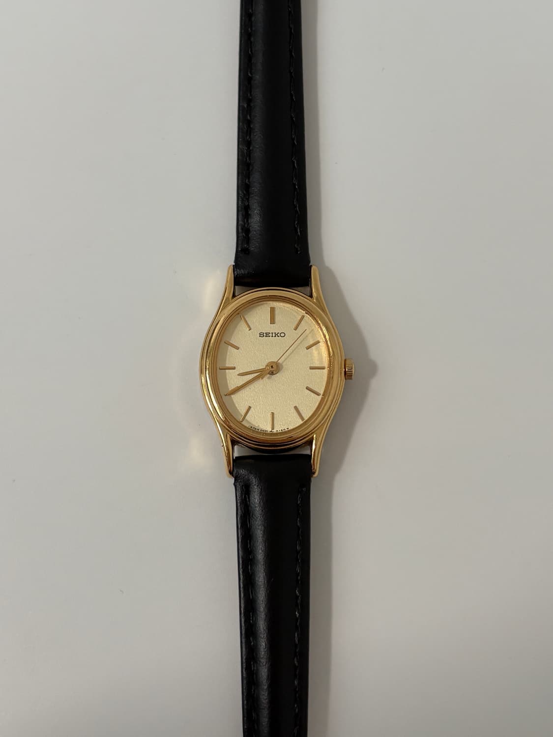 90s gold oval case ladies quartz 상품이미지3