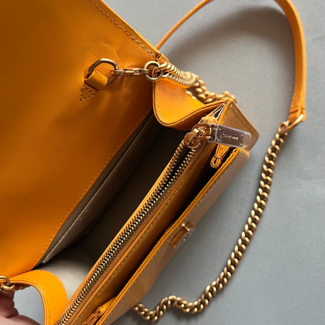 쿠론 벨 미니 크로스백 상품이미지5