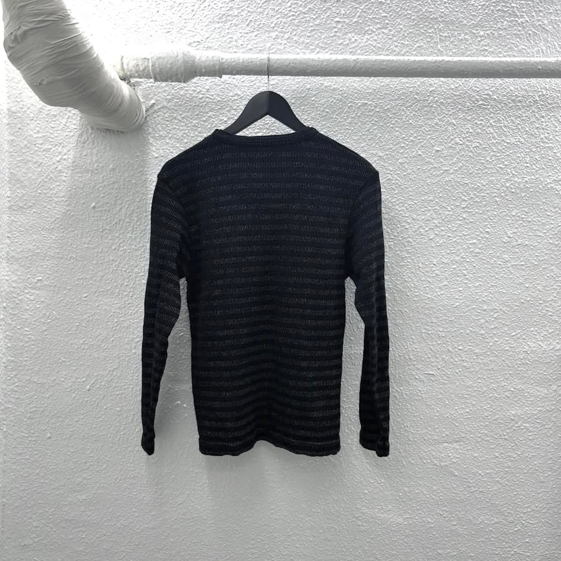 noise striped double v-neck sleeve 상품이미지4