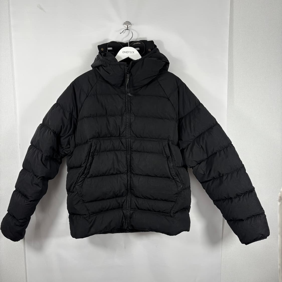 (23FW)CP컴퍼니 에코크롬-R 고글패딩 블랙 50 상품이미지3