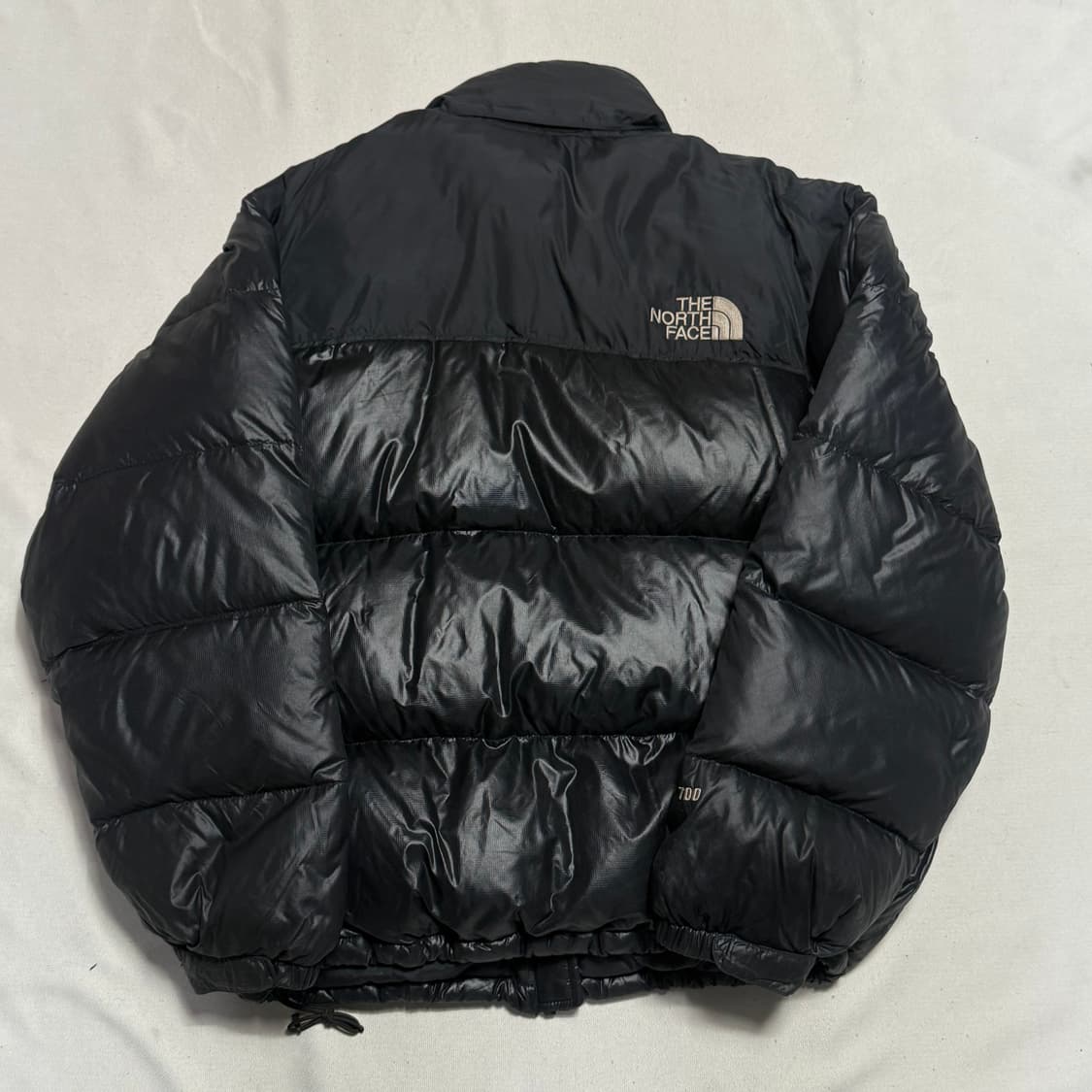 100 노스페이스 눕시 700 유광블랙 구스다운 패딩 상품이미지3