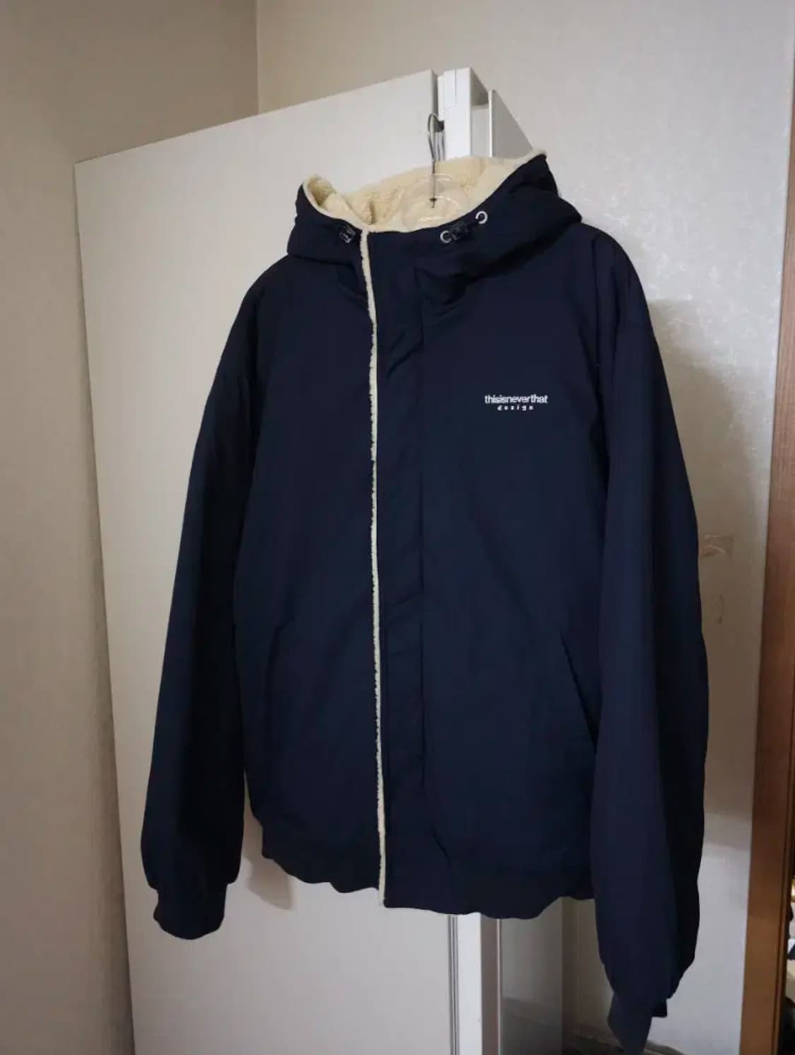(XL) 디스이즈네버댓 리버시블 쉐르파 패딩 파카 네이비 상품이미지1