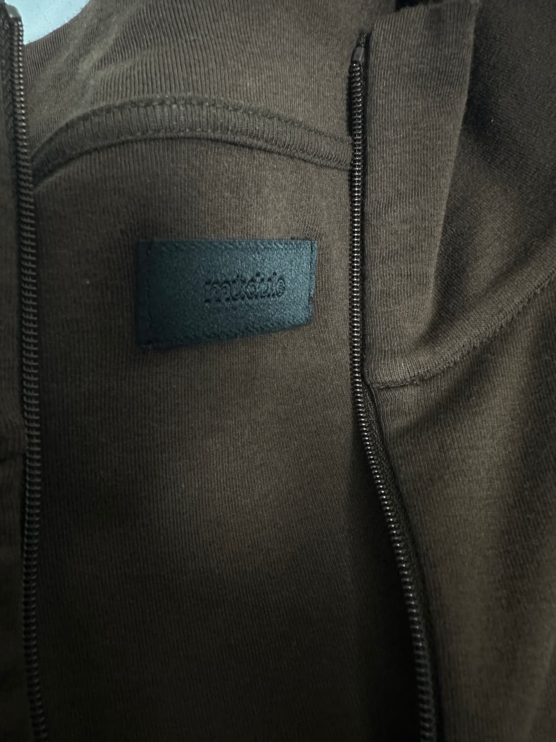 머듈 넥 집업 브라운 3사이즈 상품이미지2