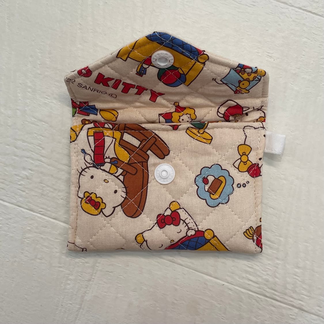 [ 핸드메이드 ] 헬로키티 가족 원단 똑딱이 카드지갑 상품이미지2