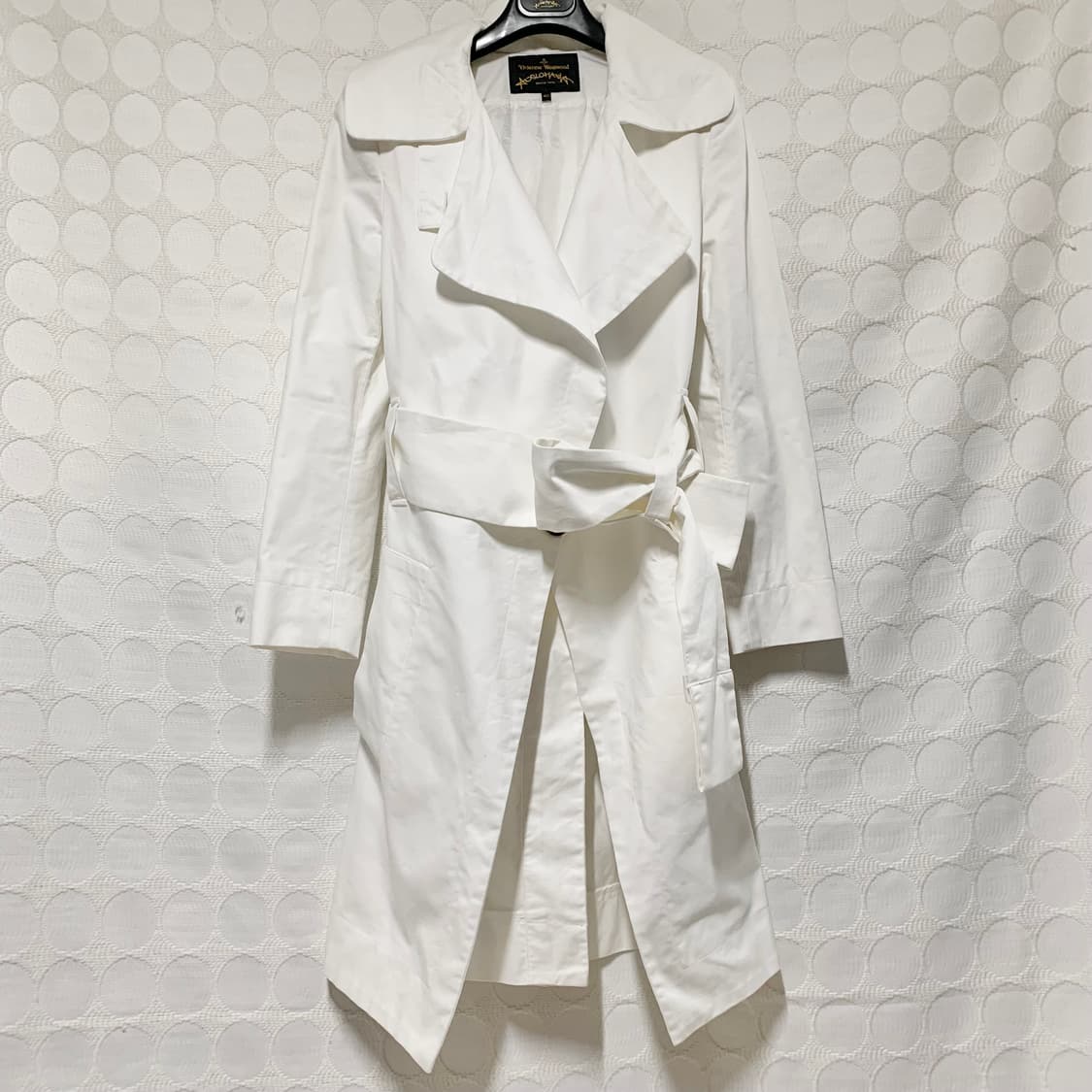 비비안 웨스트우드 화이트 트렌치 코트 상품이미지4